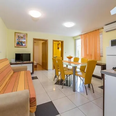 Apartment With Parking Space Baska, Krk - 22415 Baška